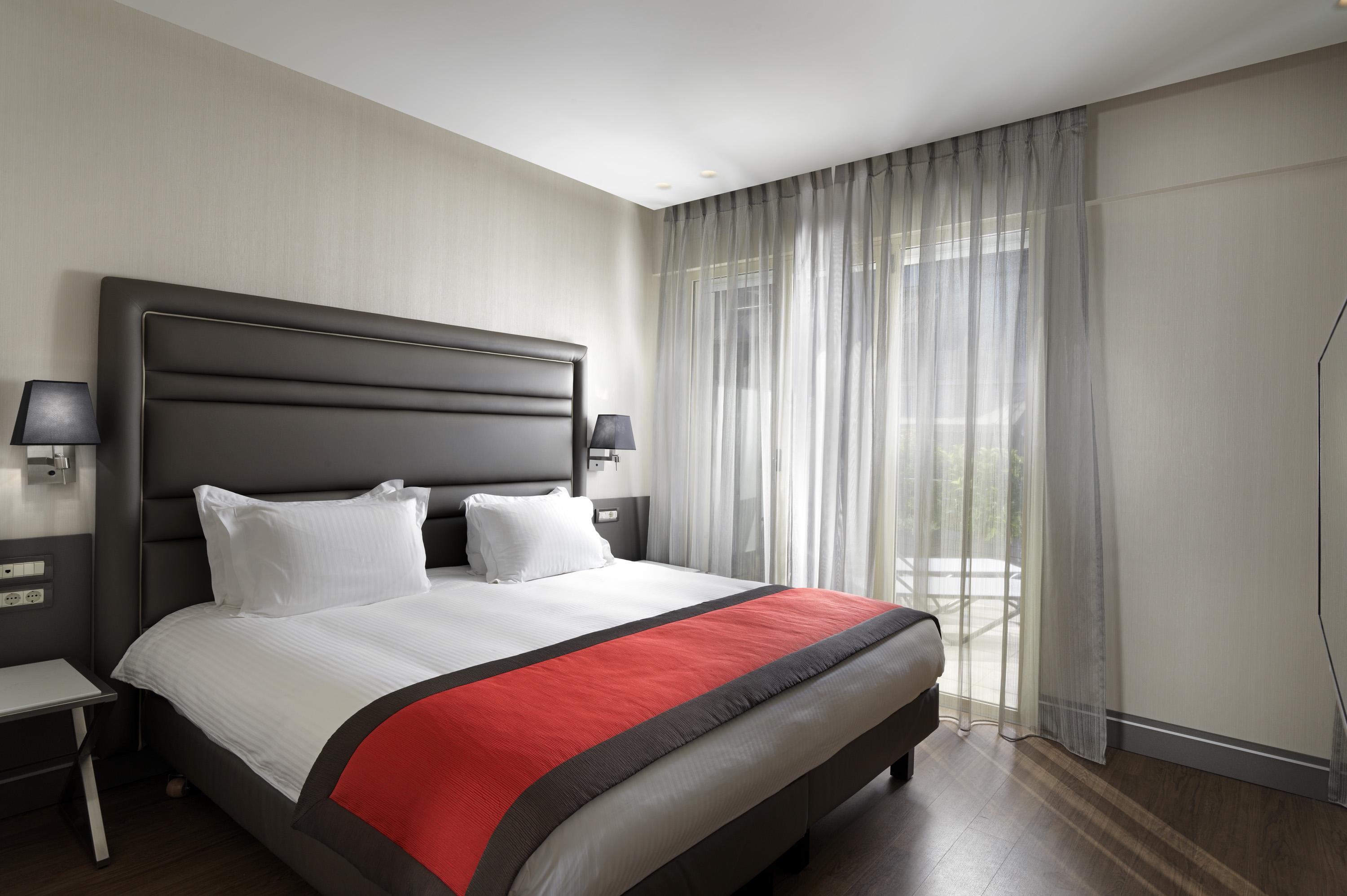 Holiday Suites Атина Екстериор снимка