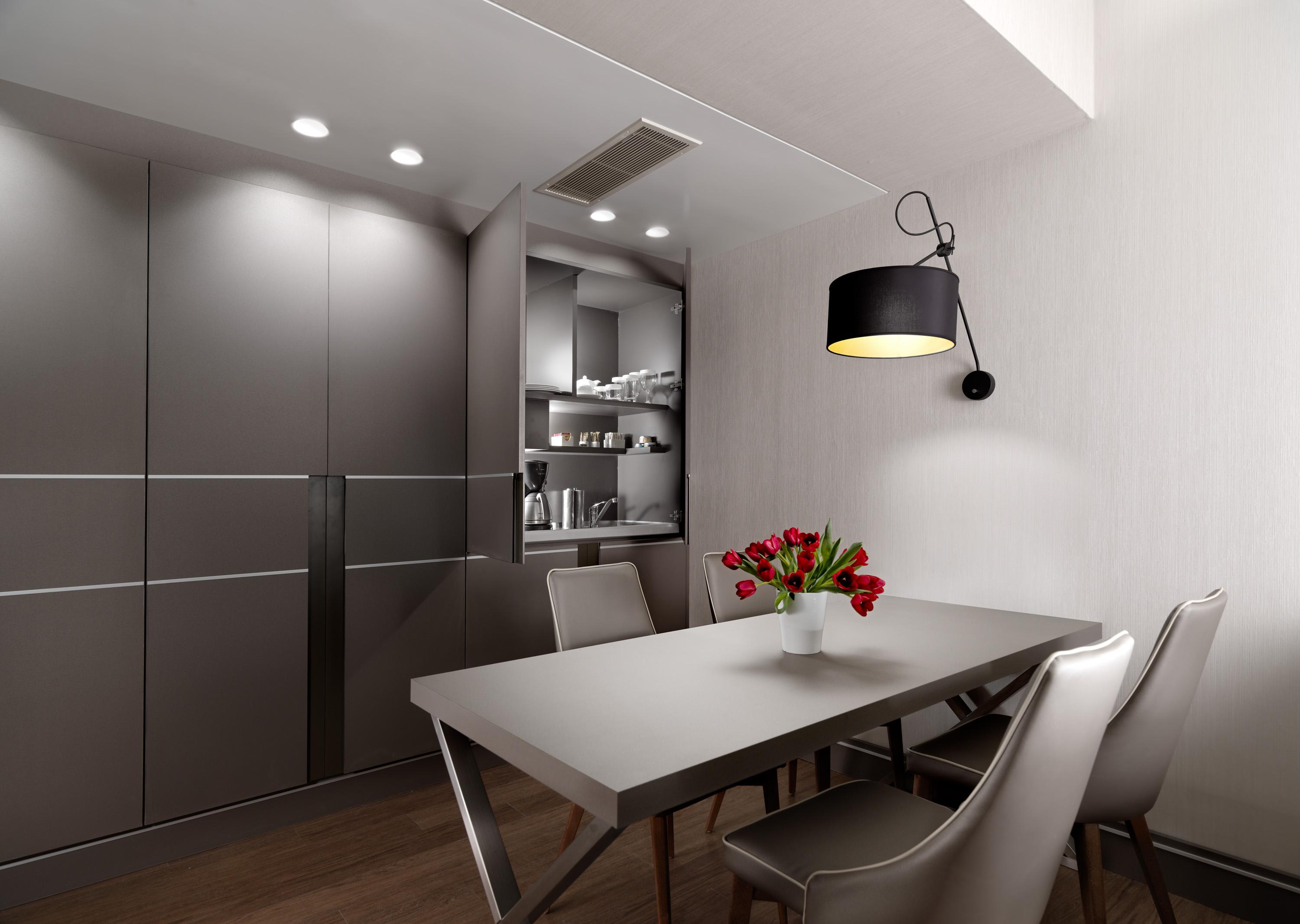 Holiday Suites Атина Екстериор снимка