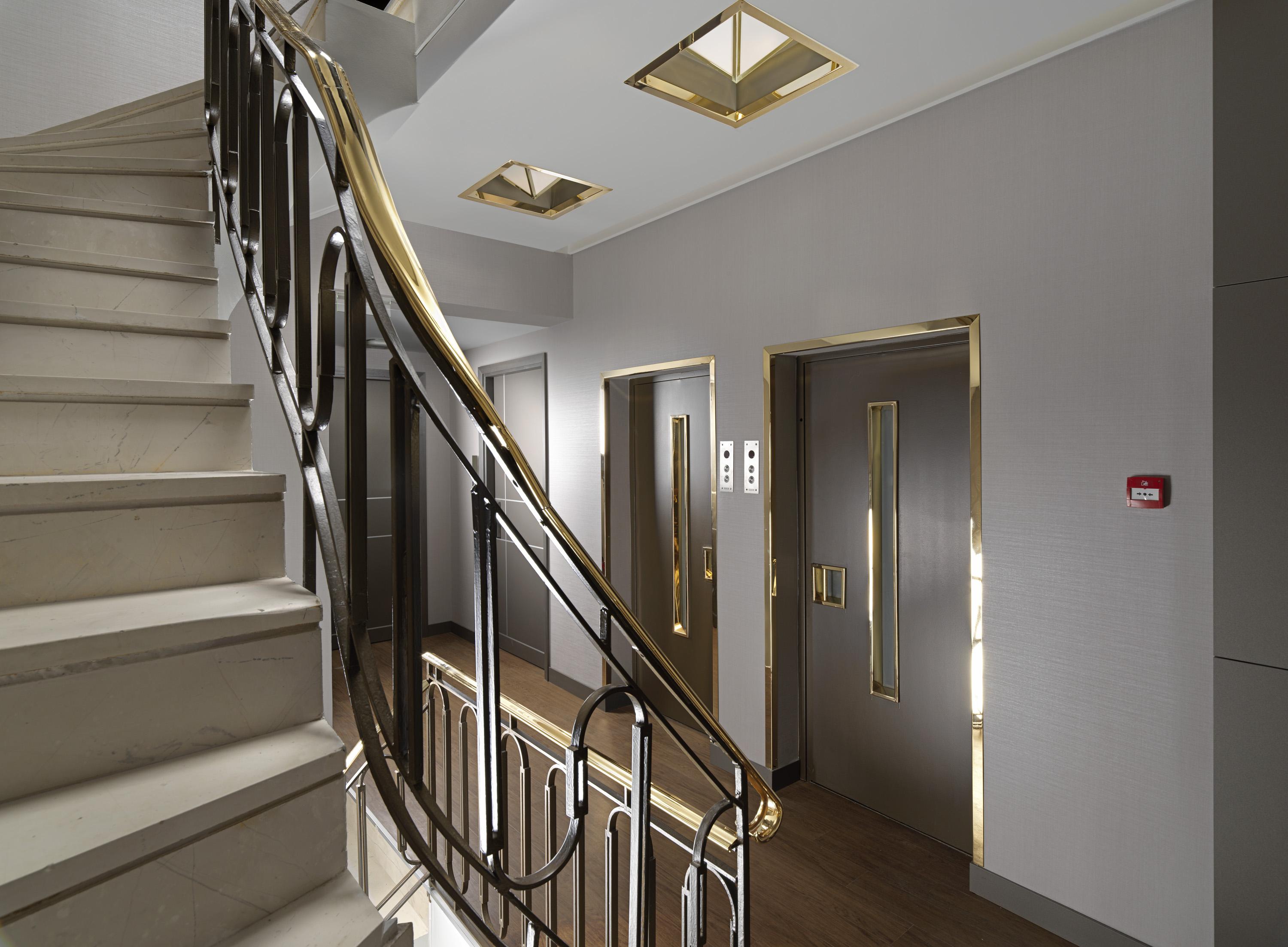 Holiday Suites Атина Екстериор снимка