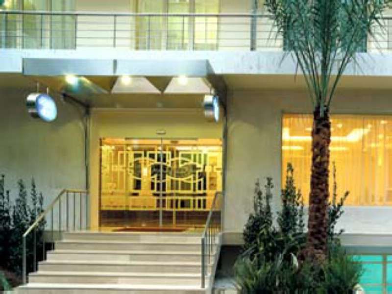 Holiday Suites Атина Екстериор снимка