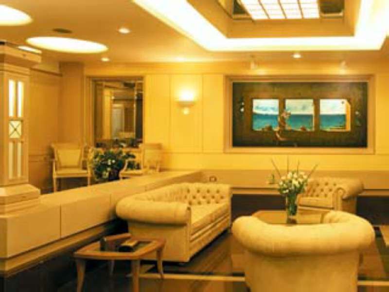 Holiday Suites Атина Екстериор снимка